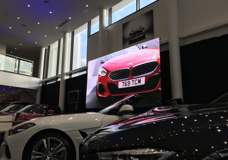 Led screen BMW showroom
